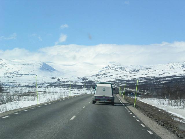 På väg till Norge över fjällen i början av Juni 2005